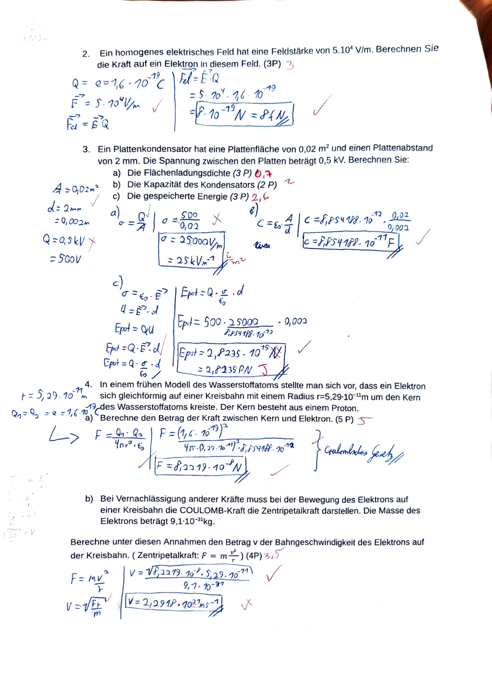 Documento da prova: Felder, Potentiale und Kondensatoren - Physik 123B 2025